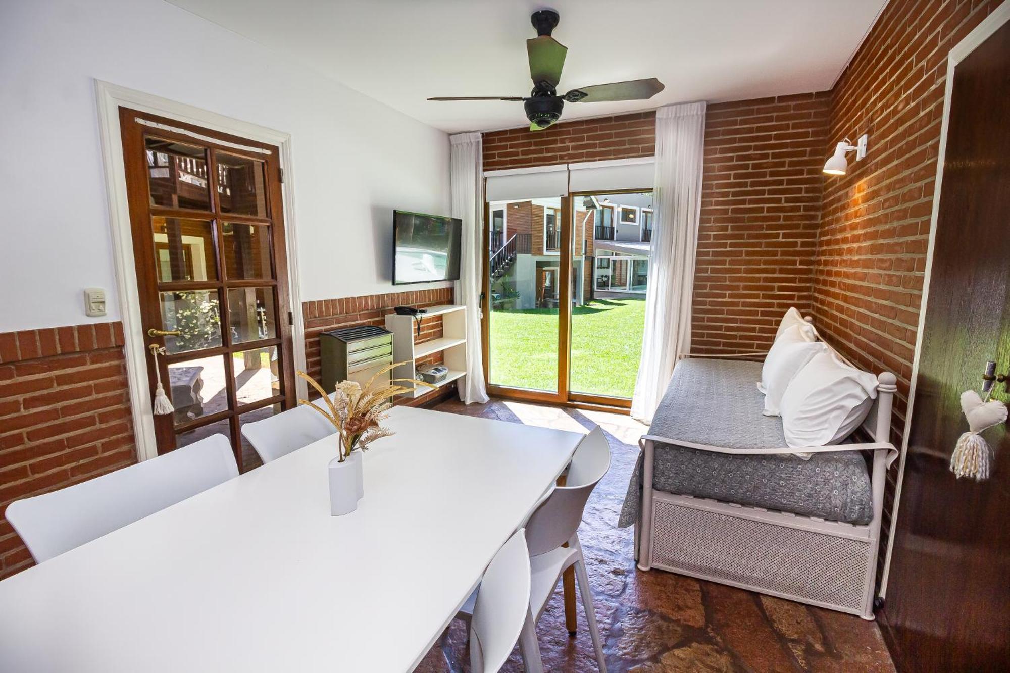 Punta Cerezo Apart Carilo Exterior photo